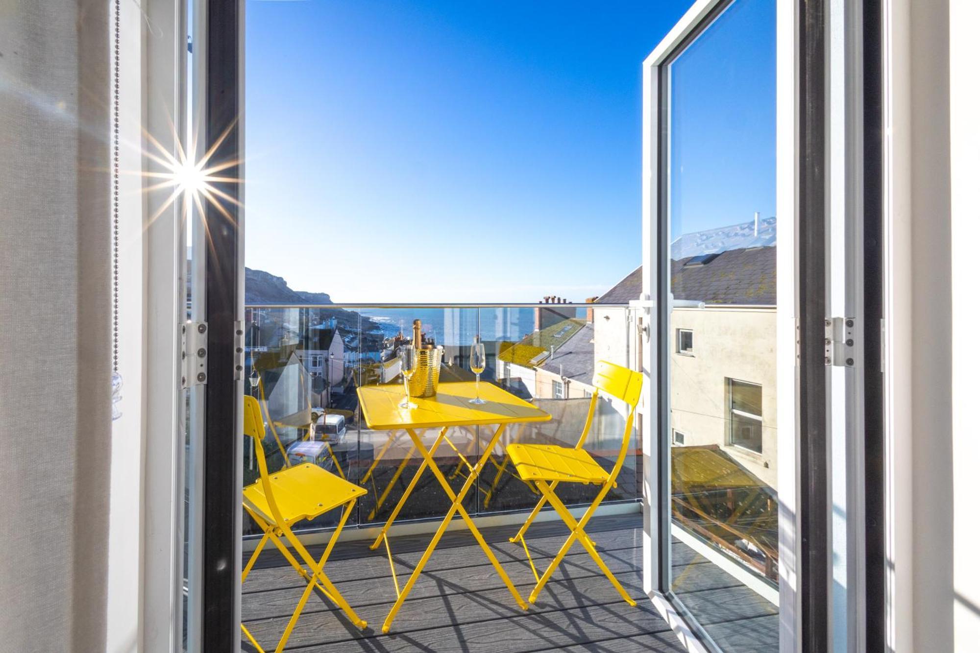 Bright & Beautiful 4 Bedroom House With Sea Views Portland Exterior foto